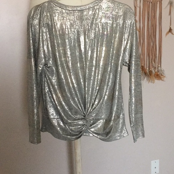 Top - Picture 2 of 2